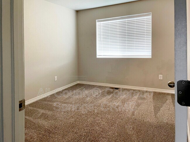 Building Photo - 862 Technology Ct