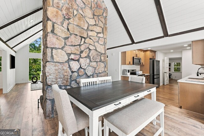 Building Photo - 4225 Twin Rivers Dr