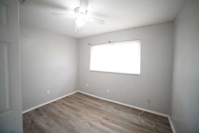 Building Photo - 4 bd/2 bath near Jackson Bluff