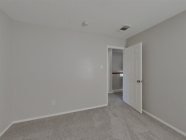 Building Photo - 2642 Skyview Shadows Ct