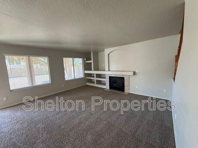 Building Photo - 14787 W Columbine Dr