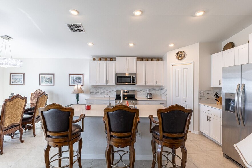 Building Photo - Move-In Ready 4-Bedroom Home with Modern Furnishings in Rotonda West