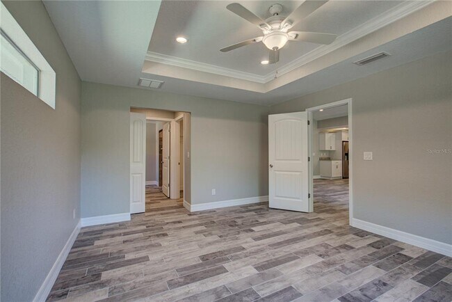 Building Photo - 129 Glades Dr
