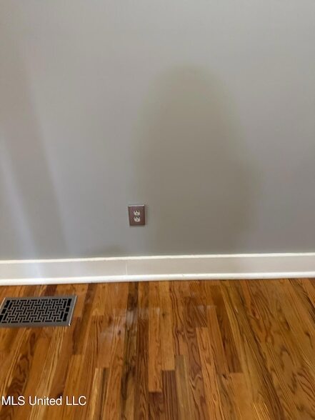 Building Photo - 3564 Cowan Pl