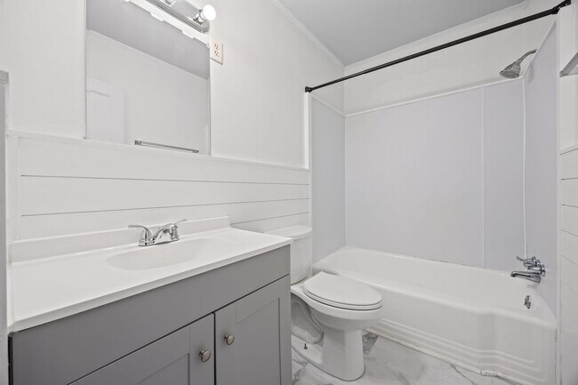 Building Photo - Duplex