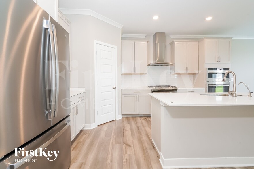 Building Photo - 3602 Chalmers Dr