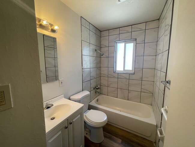Building Photo - 3 Bedroom Home in Citrus Heights in a Cul ...