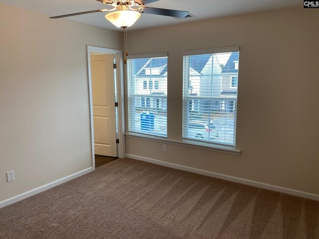 Building Photo - 222 Bluewing Dr