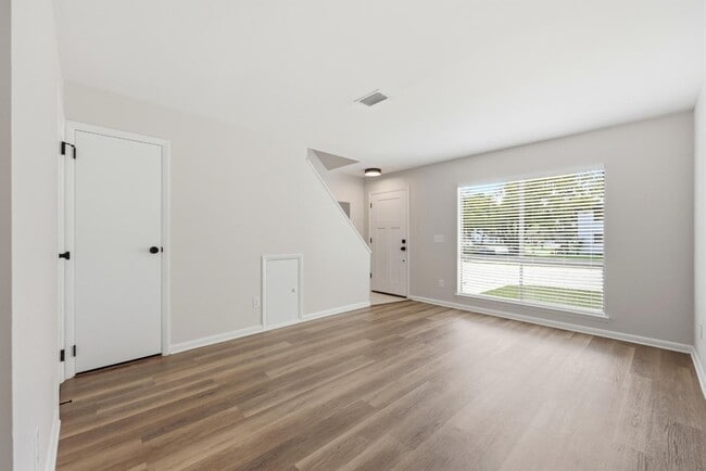 Building Photo - 1331 Cedar St