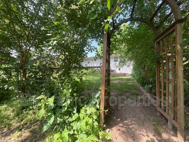 Building Photo - 3323 S 126th St