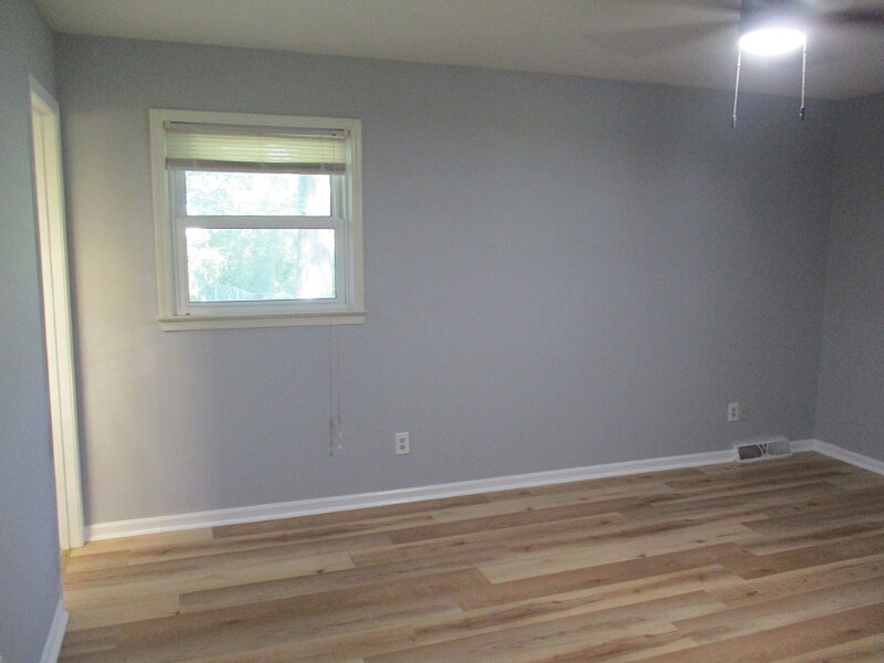 Building Photo - 2 Castlewood Dr SW