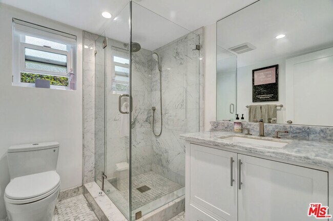 Building Photo - 3906 Alta Mesa Dr