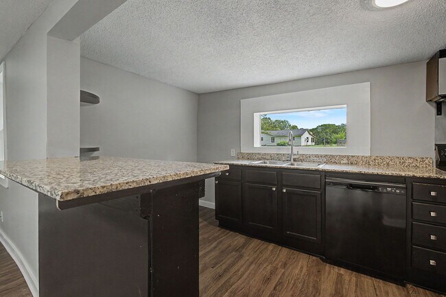Building Photo - 246 Anderson Rd