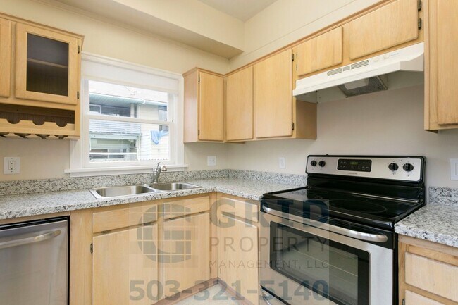Building Photo - GPM569 - SE Caruthers St (T2)