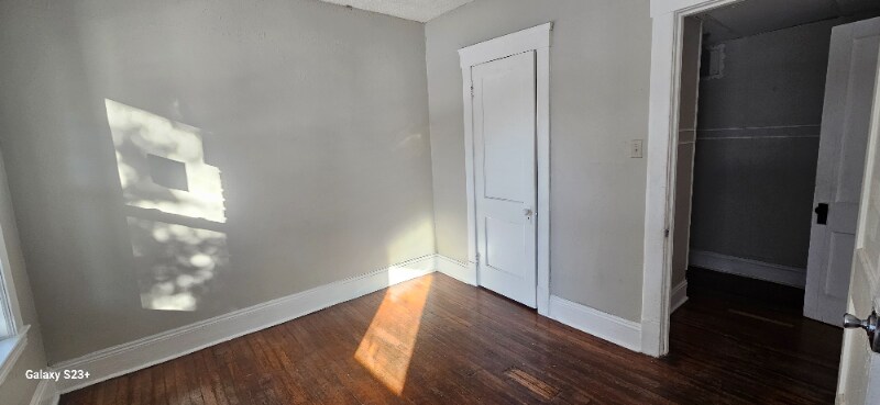 Building Photo - 563 E 118th St