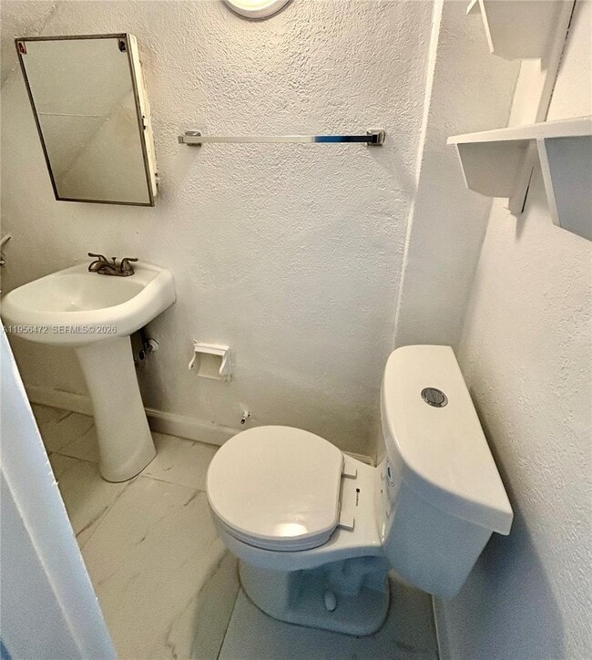 Building Photo - 2154 SW 4th St