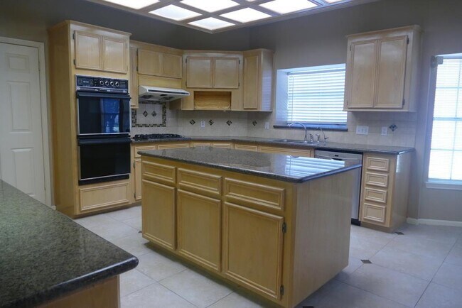 Building Photo - 16714 Rustic Colony Dr