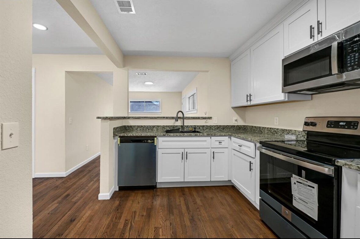 Building Photo - 3446 Seabrook St
