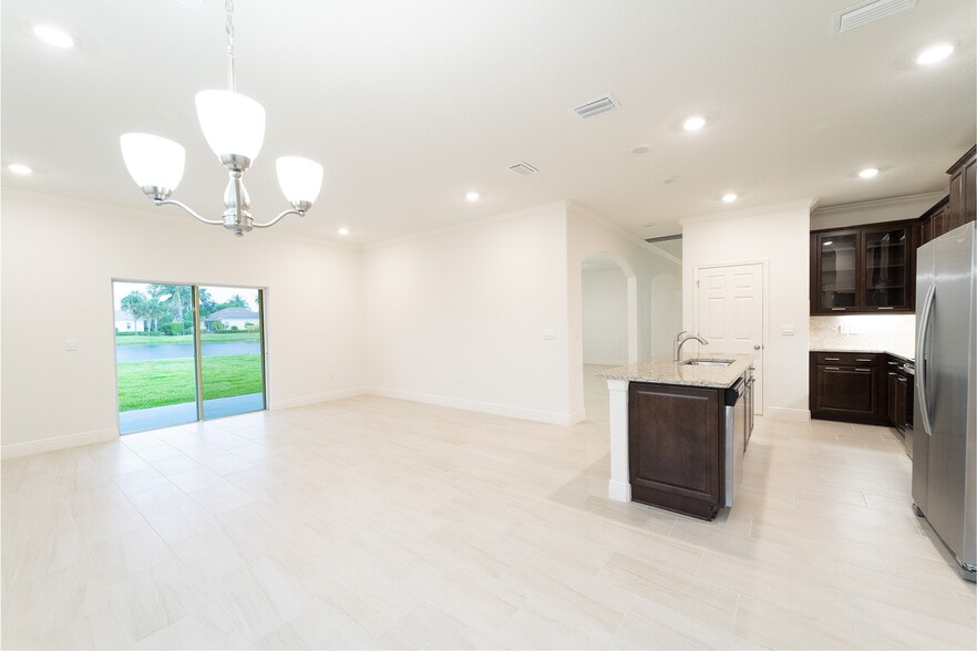 Kitchen/family room - 2882 Saint Barts Sq