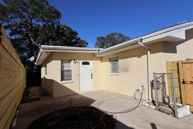 Building Photo - 1602 S Lady Mary Dr