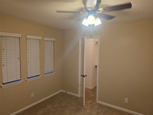 Building Photo - 1107 Manatee Ln