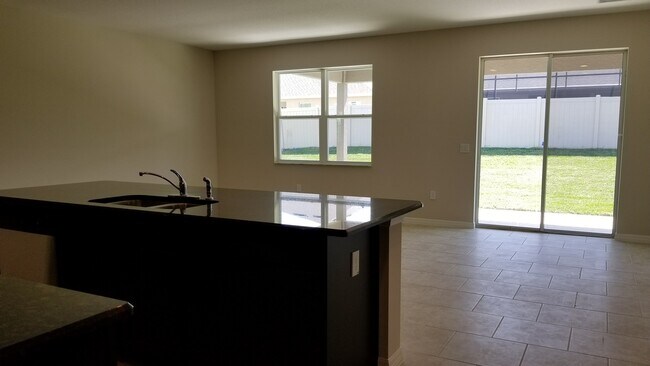 Building Photo - Great 3 Brdroom 2 Bath in Saint Cloud