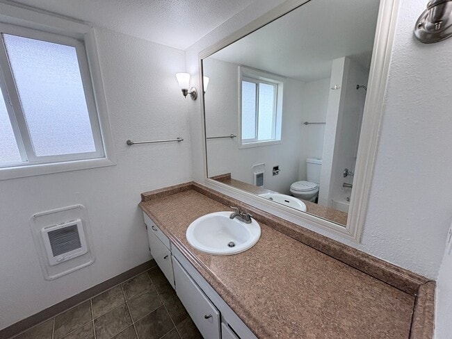 Building Photo - Sh314-316