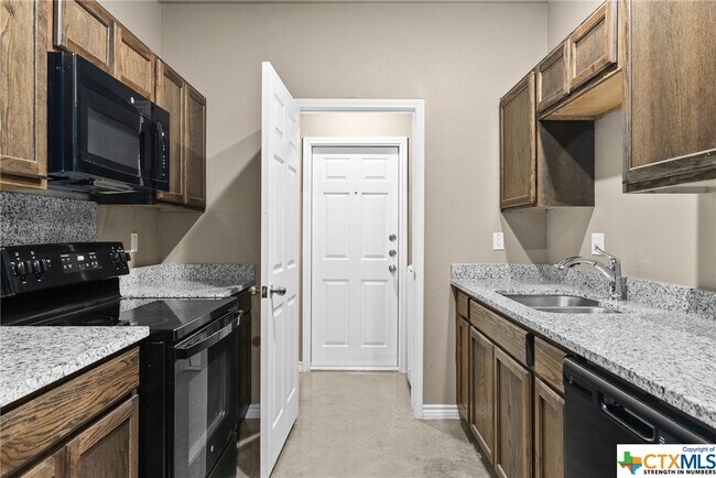 Building Photo - 2009 Wood St