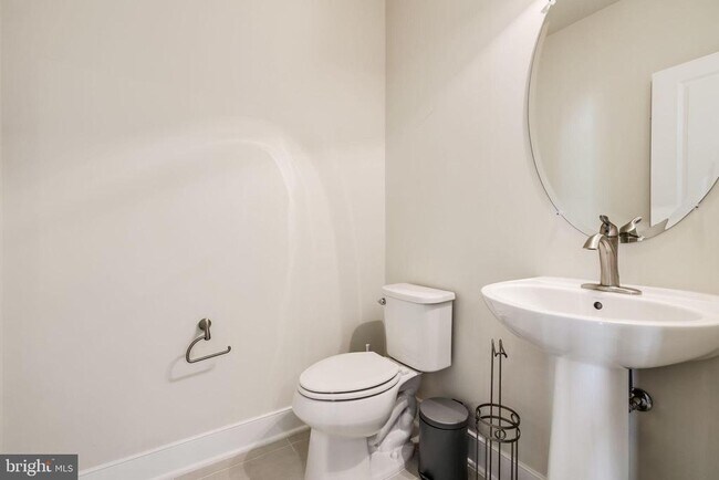 Building Photo - 1224 Main Line Blvd