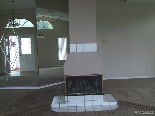 Building Photo - 205 N Entry Oaks Point