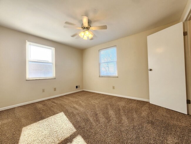 Building Photo - 2527 Sonora Dr