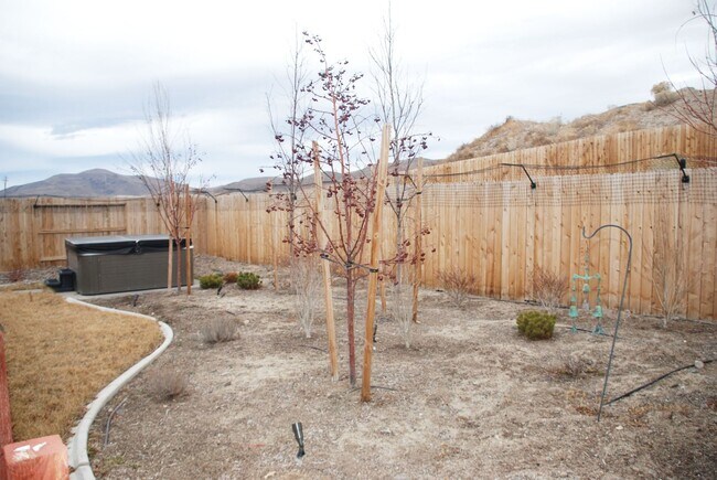 Building Photo - Beautiful Toll Brothers 3BR, 3Bath, 2Car Home in South Reno