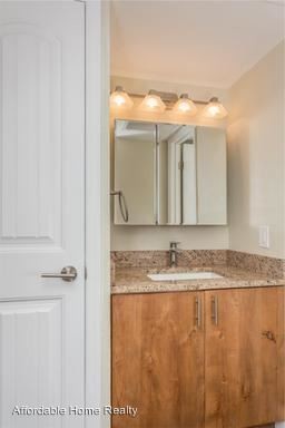 Building Photo - 1002 E Lester St