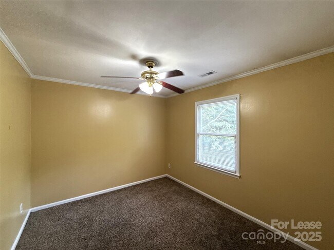 Building Photo - 9125 Winter Moss Ct