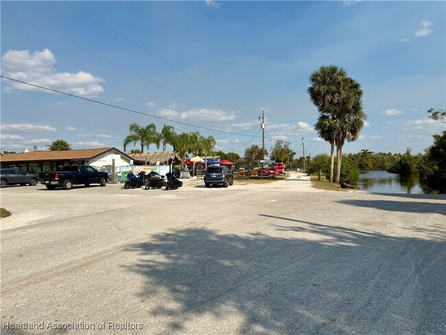 Building Photo - 10345 SW Riverview Cir