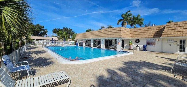 Building Photo - 2009 Riverbluff Pkwy