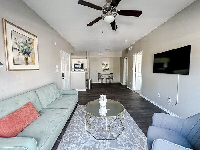 Building Photo - 6225 Saratoga Blvd