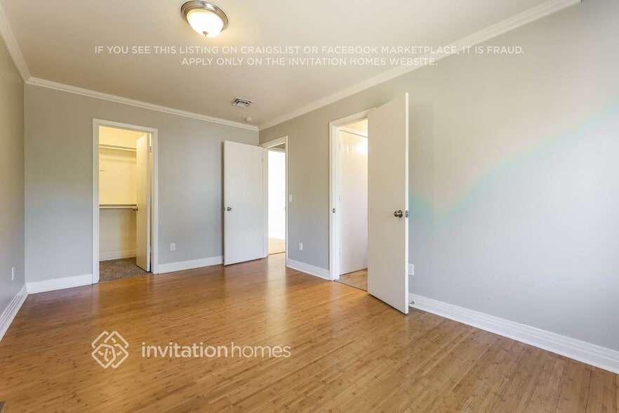 Building Photo - 4817 S Pitkin Way