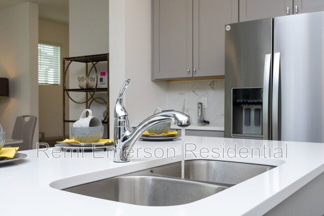 Building Photo - 640 Benoi Dr