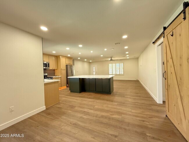 Building Photo - 11827 N 35th St