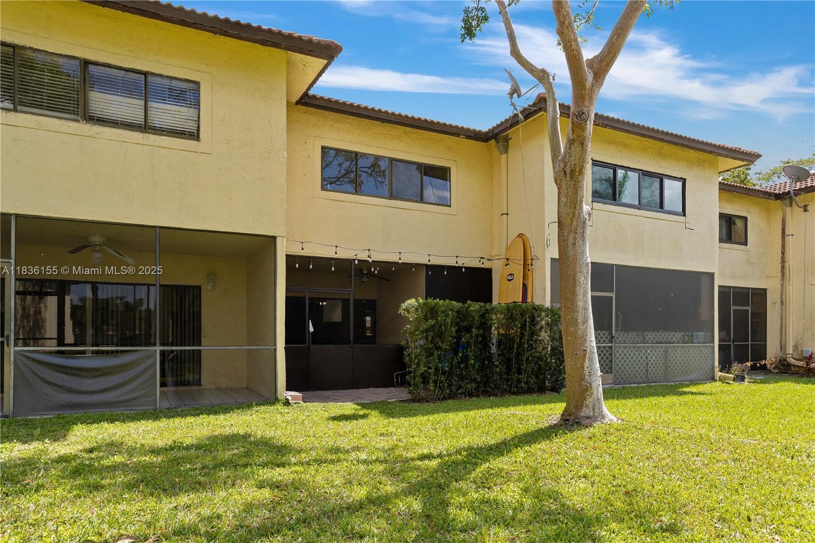 Building Photo - 4713 N Pine Island Rd