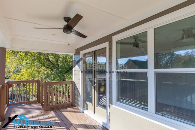 Building Photo - 911 Carolina Ave