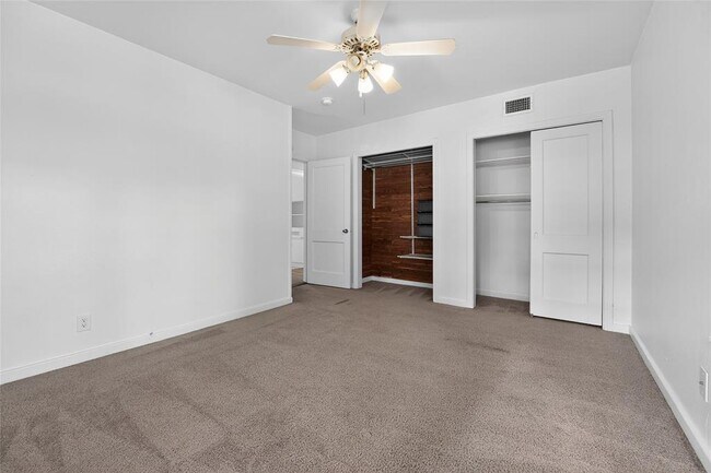 Building Photo - 6106 Bull Creek Rd