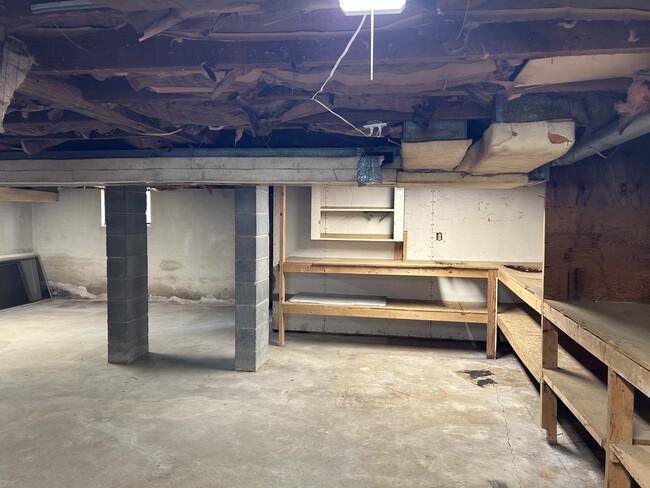 Building Photo - 352 Shenandoah Ave