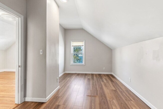 Building Photo - 1690 N Main St