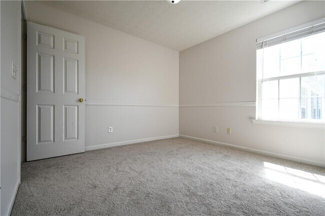 Building Photo - 6215 Smoke Ridge Ln