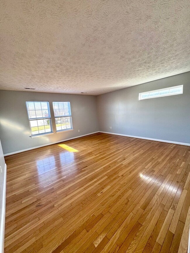 Building Photo - Beacon Hill Townhouse for Rent