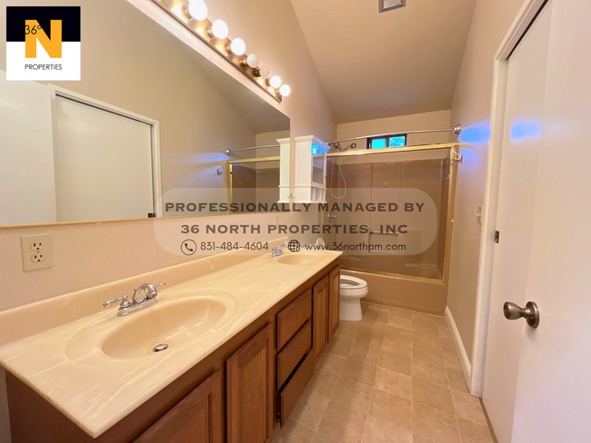 Building Photo - Charming 2-Bedroom Home in Monterey with S...