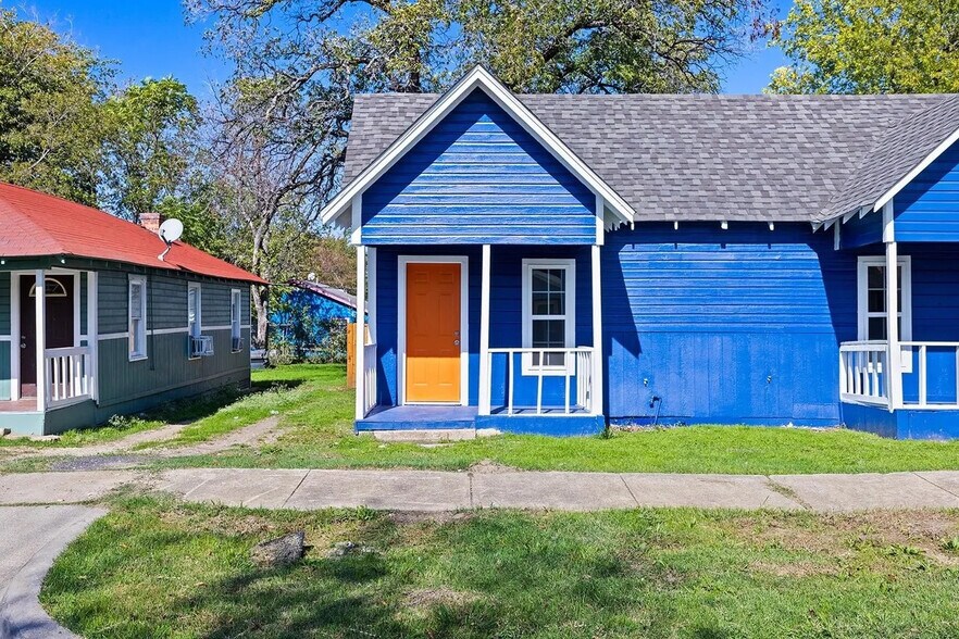 Building Photo - Room in Duplex on E Cannon St