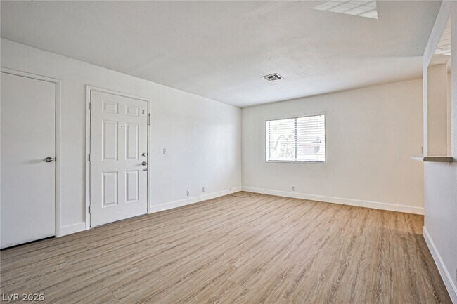 Building Photo - 5091 W Pioneer Ave